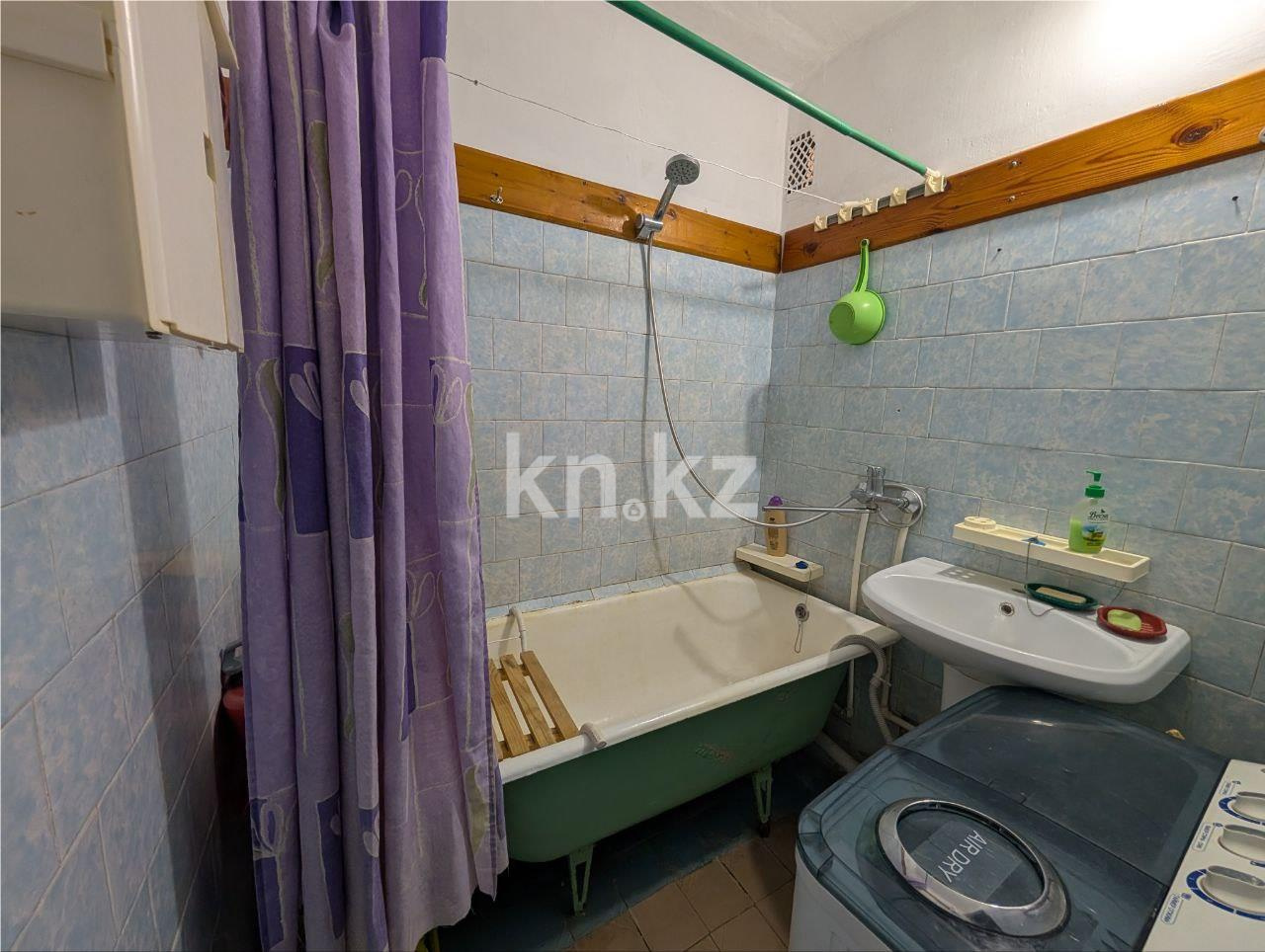 Продажа 3-комнатной квартиры, 61 м², мкр-н Восток-3, дом  9 в Караганде - фото 12