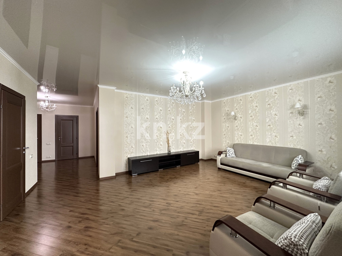 Аренда 3-комнатной квартиры, 117 м², пр. Шахтеров, дом  60 в Караганде - фото 13