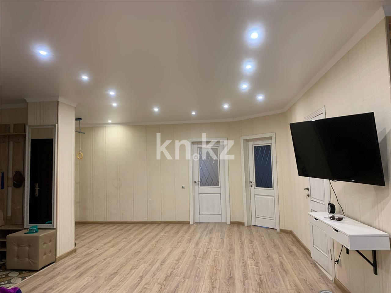 Продажа 3-комнатной квартиры, 96 м², ул. Абая, дом  61/2 в Караганде - фото 5