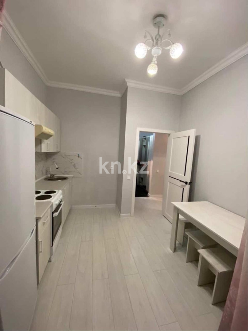 Аренда 1-комнатной квартиры, 38 м² в Астане