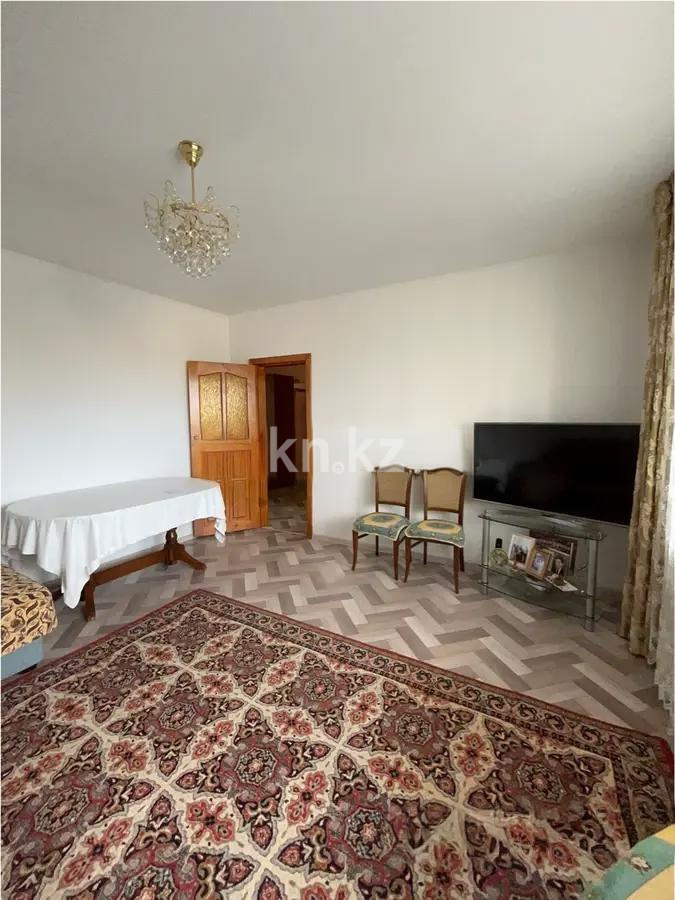 Продажа 3-комнатной квартиры, 64 м², мкр-н Голубые Пруды, дом  18 в Караганде - фото 2