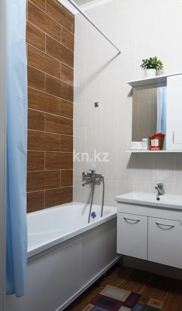 Аренда 1-комнатной квартиры посуточно, 50 м², ул. Казыбек би, дом  5а - ул. Толе би в Астане - фото 3