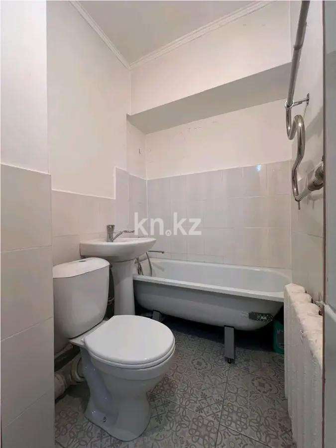 Продажа 1-комнатной квартиры, 32 м², мкр-н Аксай-2, дом  9А в Алматы - фото 3