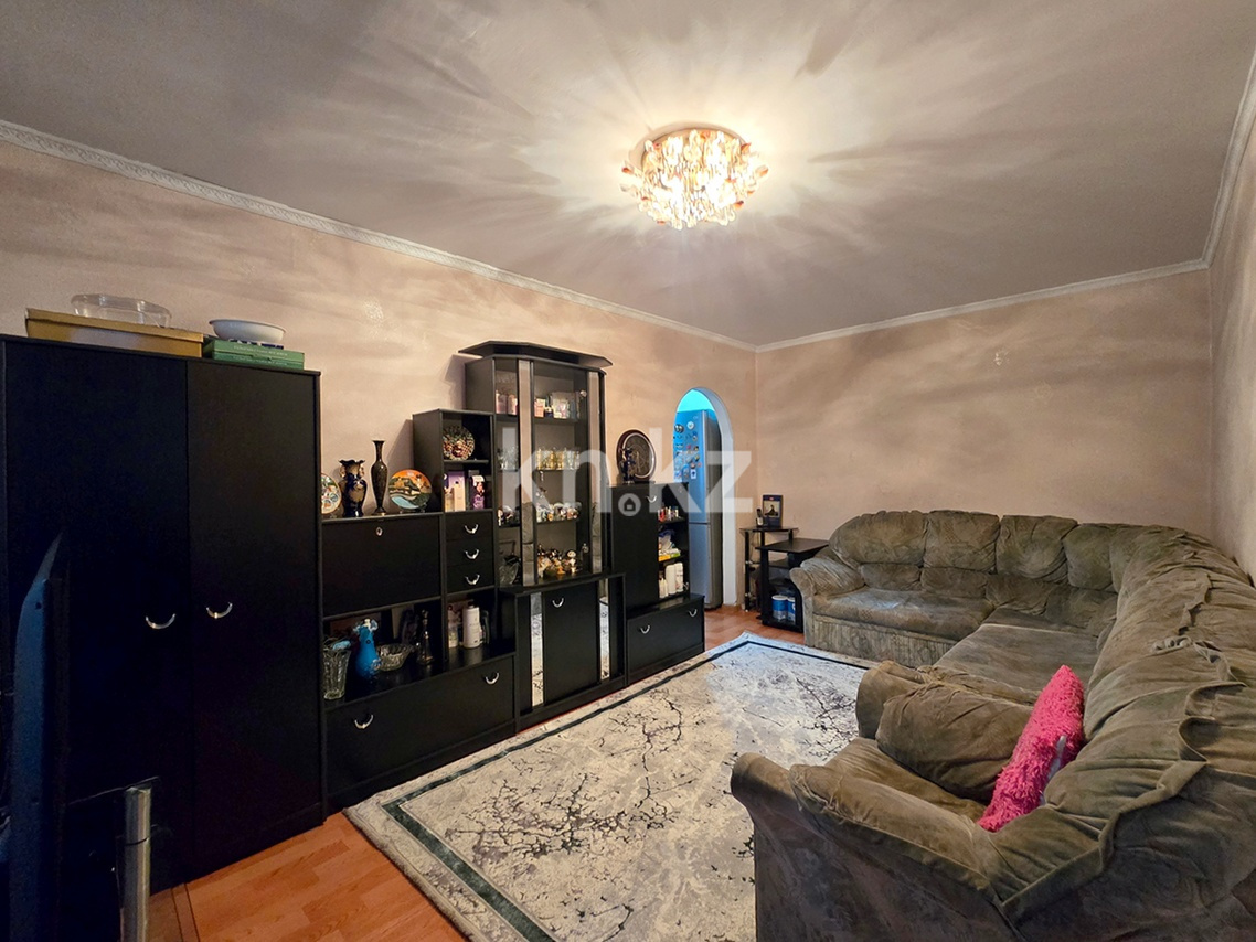 Продажа 2-комнатной квартиры, 43 м², мкр-н Аксай-2, дом  3 в Алматы - фото 10