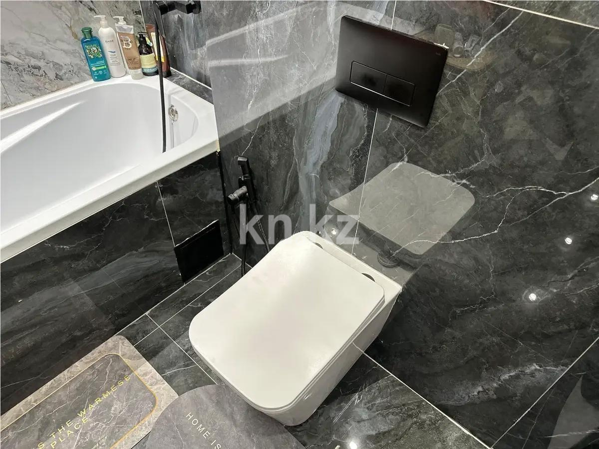 Продажа 2-комнатной квартиры, 66 м², ул. Дюсембекова, дом  83/2 в Караганде - фото 2