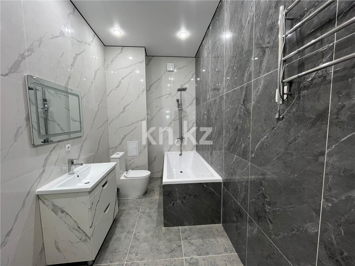 Продажа 2-комнатной квартиры, 65 м², ул. Казыбек би в Астане - фото 11