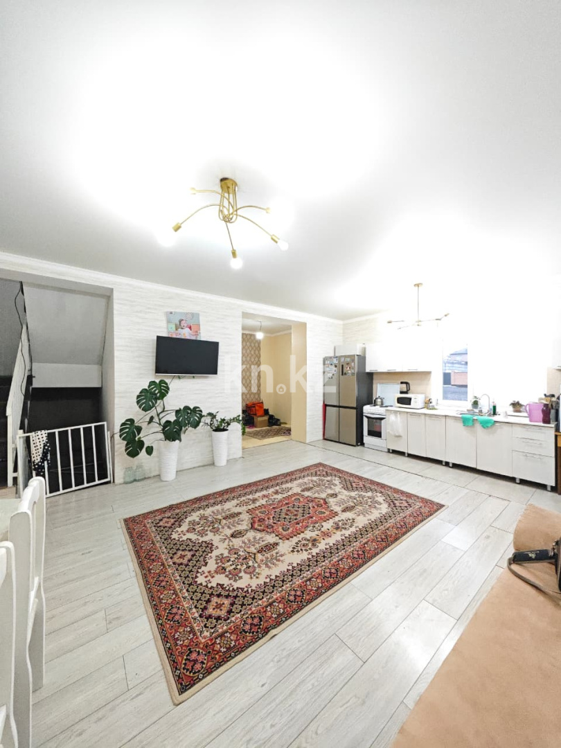 Продажа 5-комнатного дома, 250 м² в Караганде
