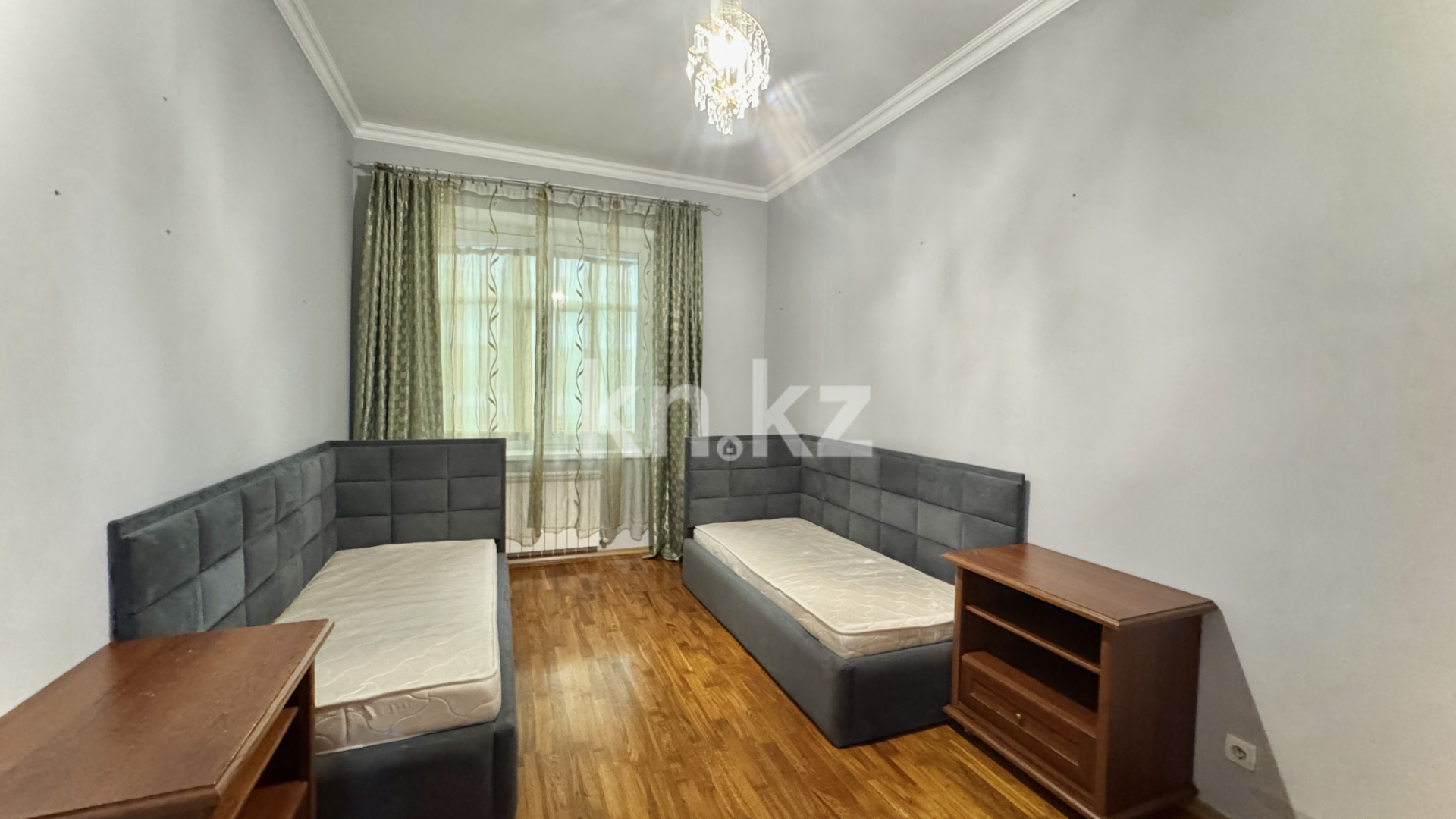Продажа 5-комнатной квартиры, 186.4 м², мкр-н Самал-3 в Алматы