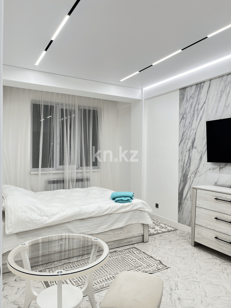 Аренда 1-комнатной квартиры посуточно, 35 м² в Алматы - фото 12