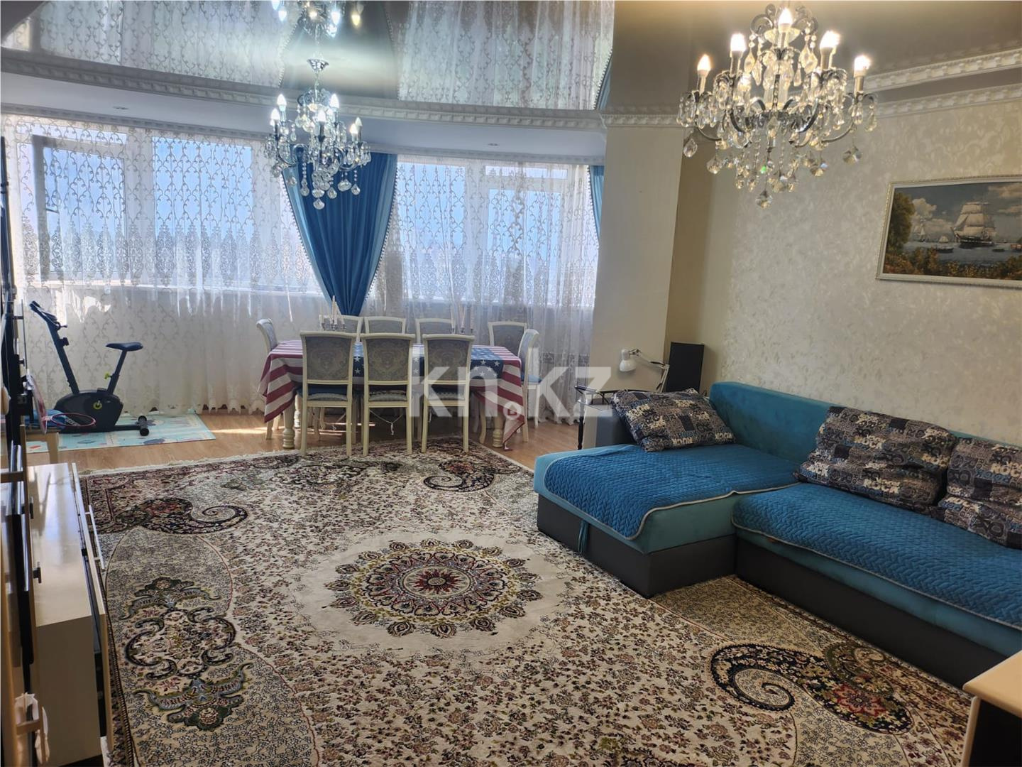 Продажа 4-комнатной квартиры, 140 м², пр. Шахтеров в Караганде