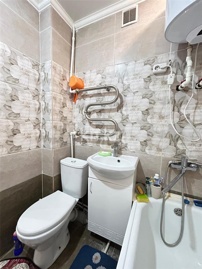 Продажа 3-комнатной квартиры, 63 м², ул. Университетская в Караганде - фото 11