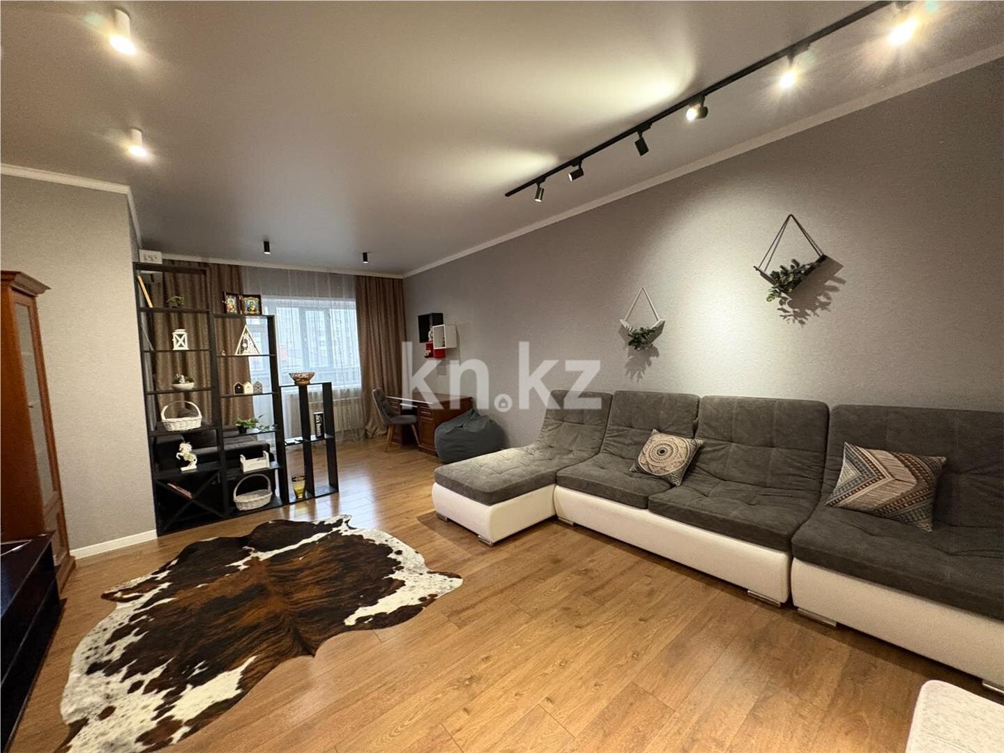 Продажа 3-комнатной квартиры, 102 м² в Караганде