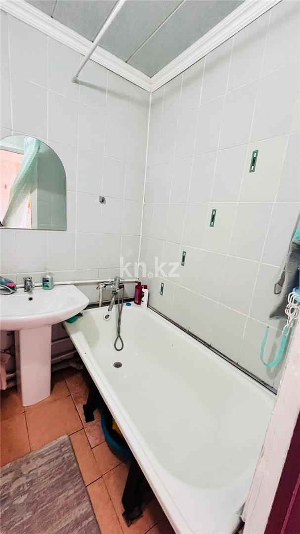 Продажа 4-комнатной квартиры, 63 м², мкр-н 14 в Караганде - фото 13