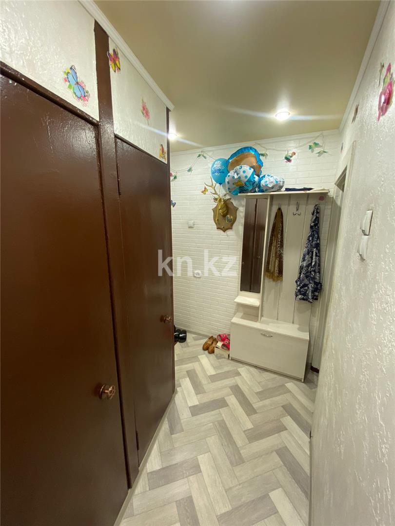 Продажа 2-комнатной квартиры, 43 м², мкр-н 15, дом  12 в Караганде - фото 8