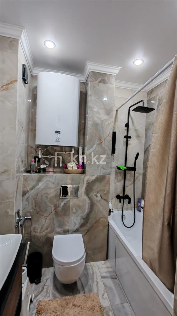 Продажа 3-комнатной квартиры, 97 м², ул. Букетова в Караганде - фото 20