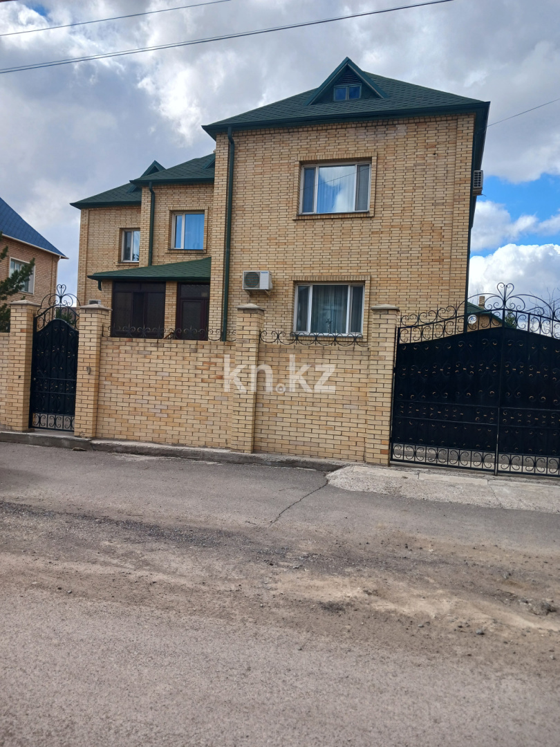 Продажа 8-комнатного дома, 360 м², ул. Кабжанова, дом  146 в Караганде - фото 2