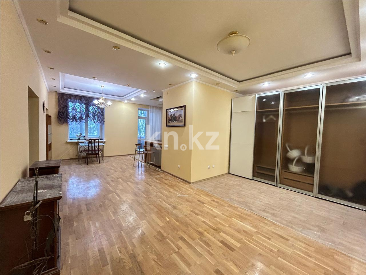 Продажа 4-комнатной квартиры, 191.7 м², ул. Мамбетова в Астане - фото 2