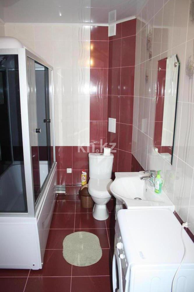 Аренда 2-комнатной квартиры посуточно, 56 м², ул. Победы, дом  105 в Уральске - фото 5