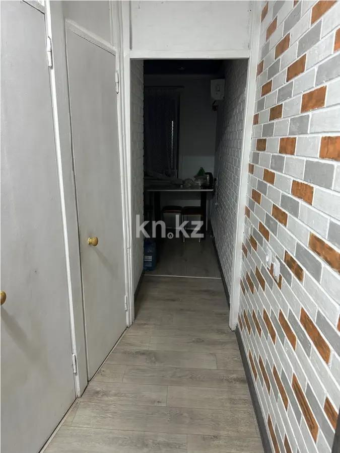 Продажа 1-комнатной квартиры, 30 м², мкр-н 22, дом  13 в Караганде - фото 4