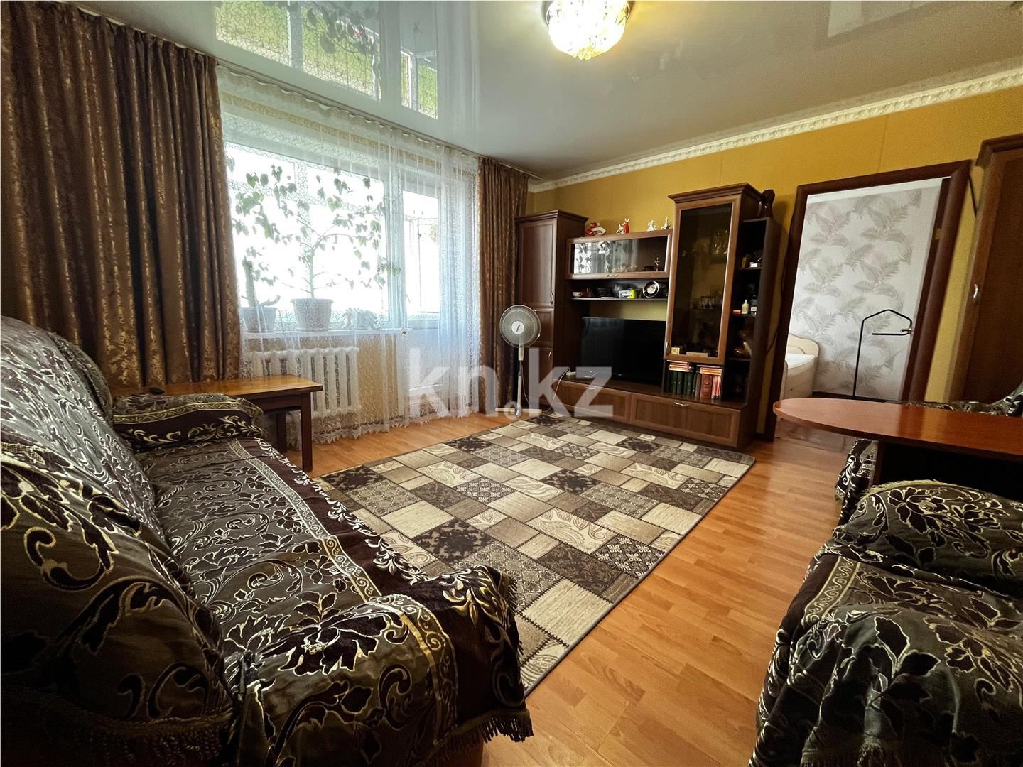 Продажа 4-комнатной квартиры, 76 м², мкр-н Голубые Пруды, дом  6 в Караганде