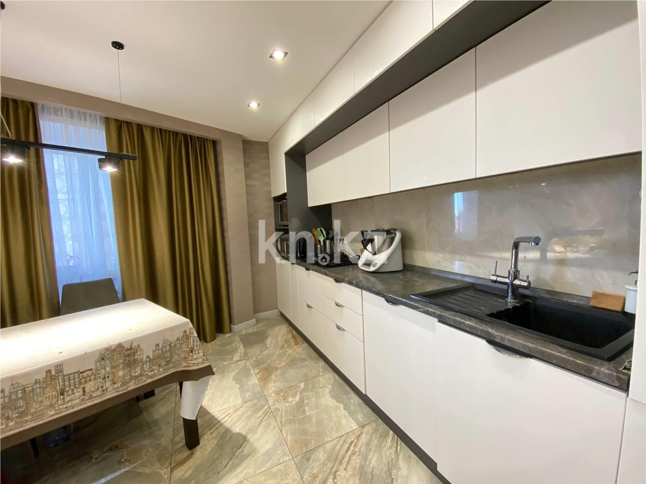 Продажа 4-комнатной квартиры, 102 м², пр. Н. Абдирова, дом  19 в Караганде - фото 3