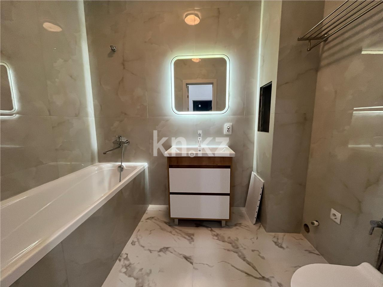 Продажа 2-комнатной квартиры, 58 м², пр. Шахтеров, дом  20/4 в Караганде - фото 10