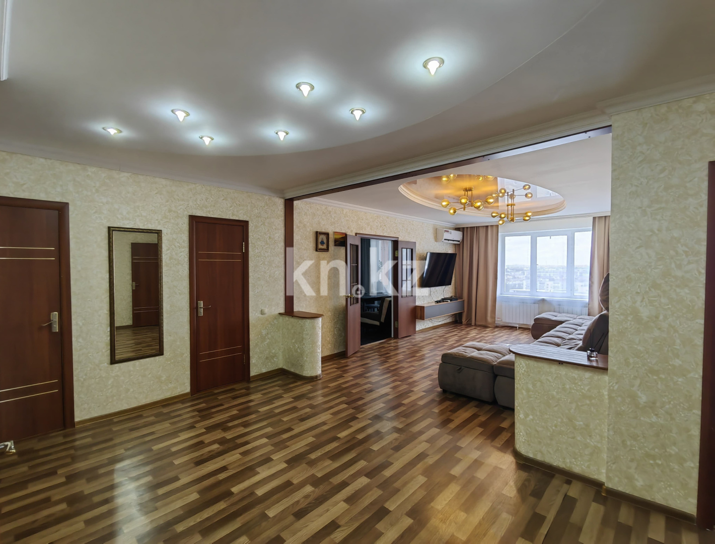 Продажа 4-комнатной квартиры, 122 м², пр. Республики, дом  40 в Караганде