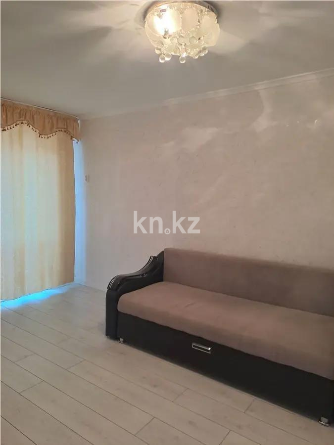 Продажа 2-комнатной квартиры, 42 м², мкр-н 12, дом  5 в Караганде