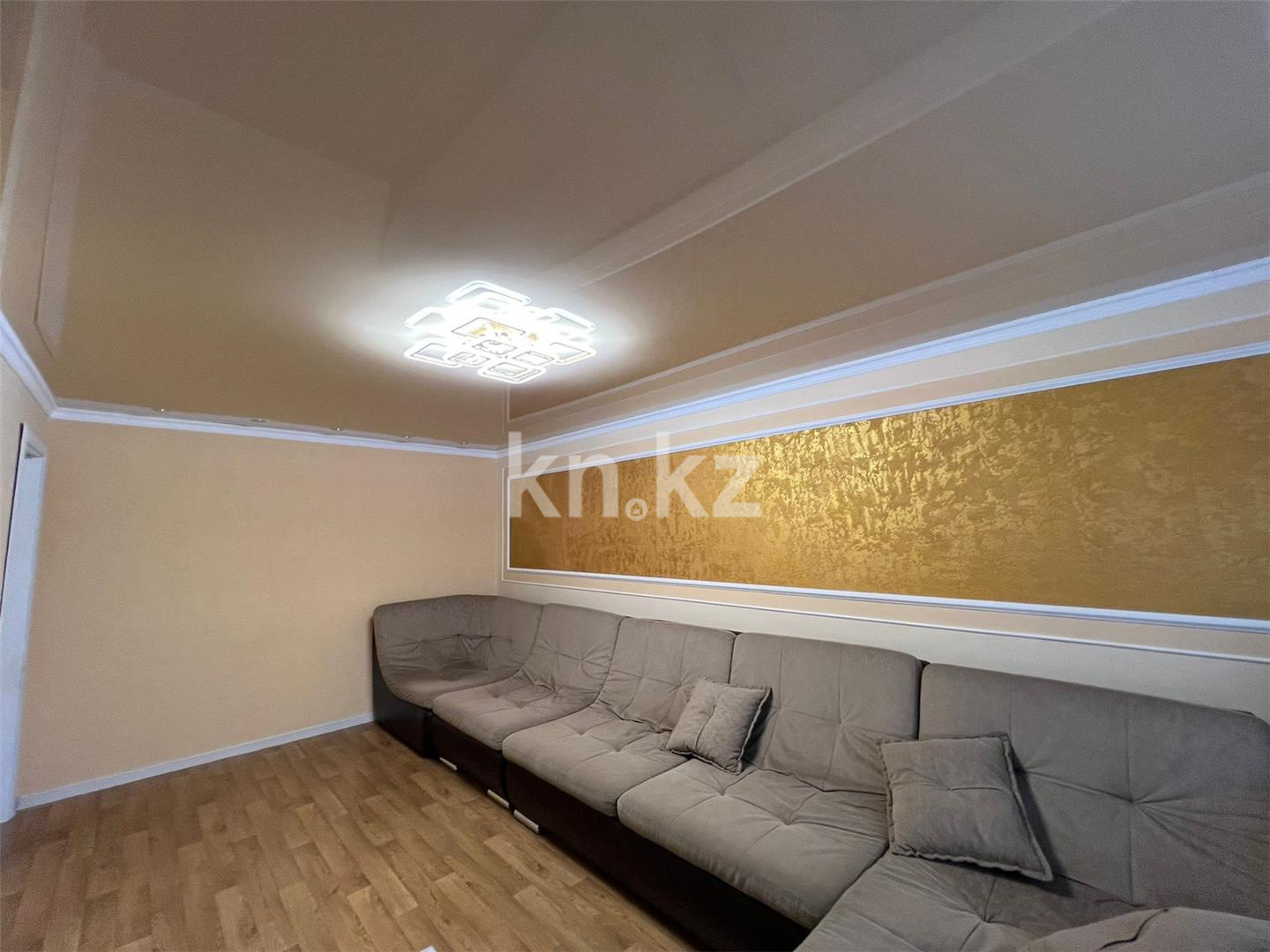 Продажа 2-комнатной квартиры, 44 м², 14 мкр., дом  42 в Караганде - фото 6