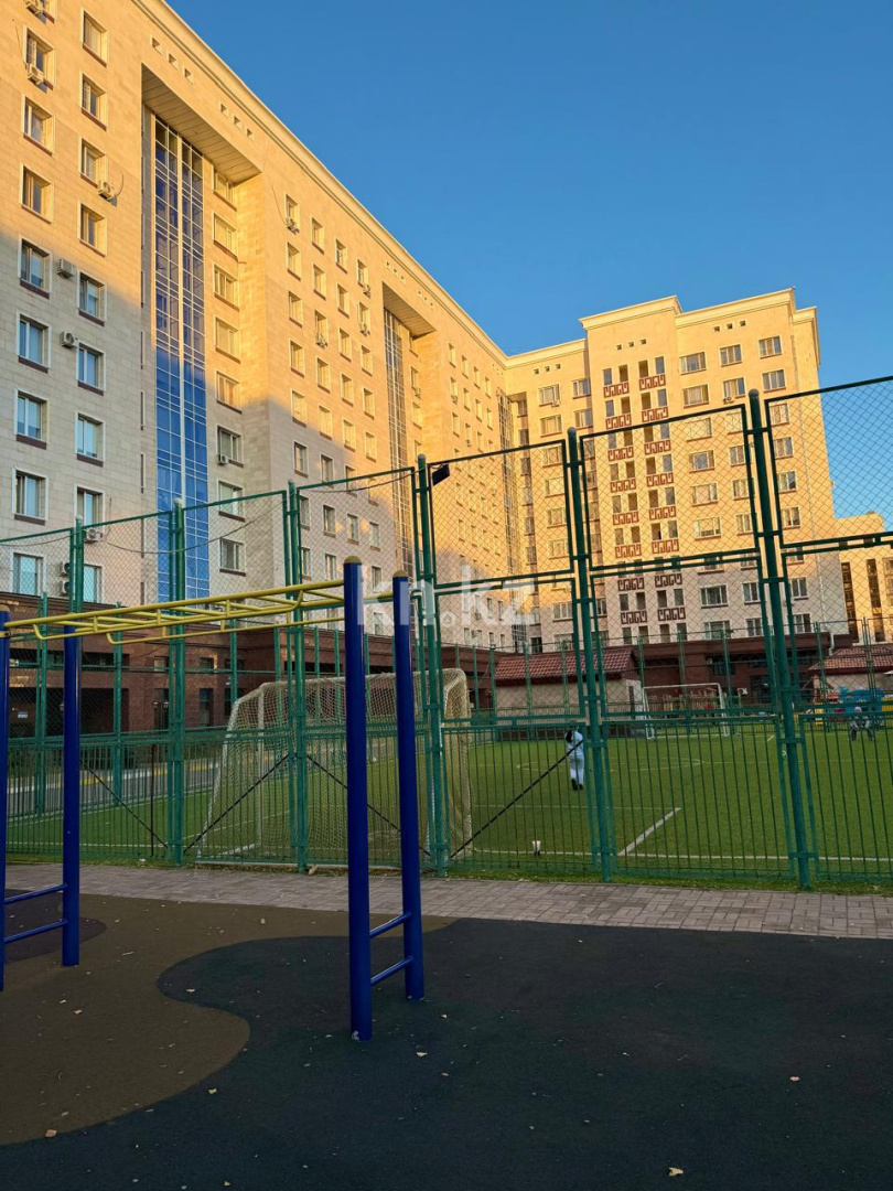 Продажа 3-комнатной квартиры, 106 м², ул. Керей, Жанибек хандар, дом  28 - пр. Мангилик Ел в Астане - фото 3