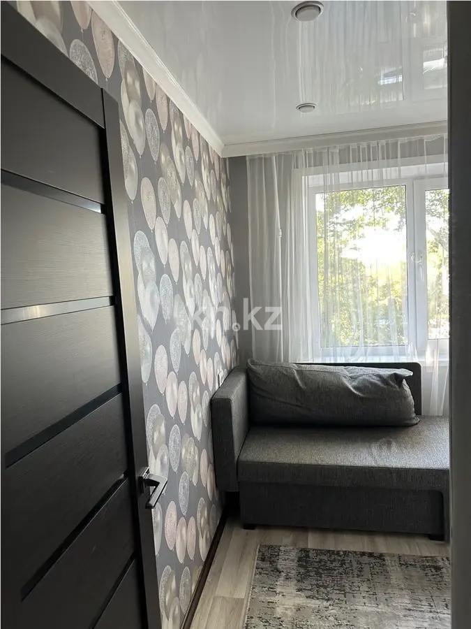 Продажа 3-комнатной квартиры, 63 м², 2 кв-л, дом  18 в Караганде - фото 3
