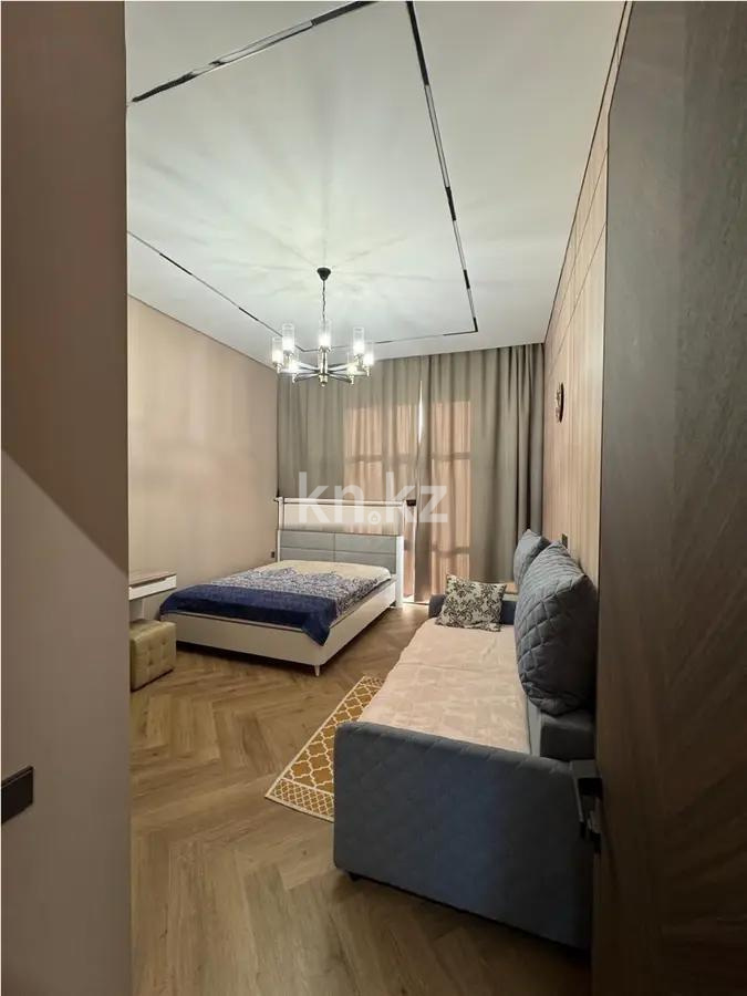 Продажа 3-комнатной квартиры, 81 м², ул. Аманжолова, дом  20 в Астане