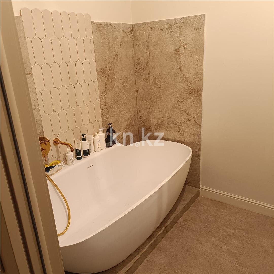 Продажа 5-комнатной квартиры, 132 м² в Астане - фото 6