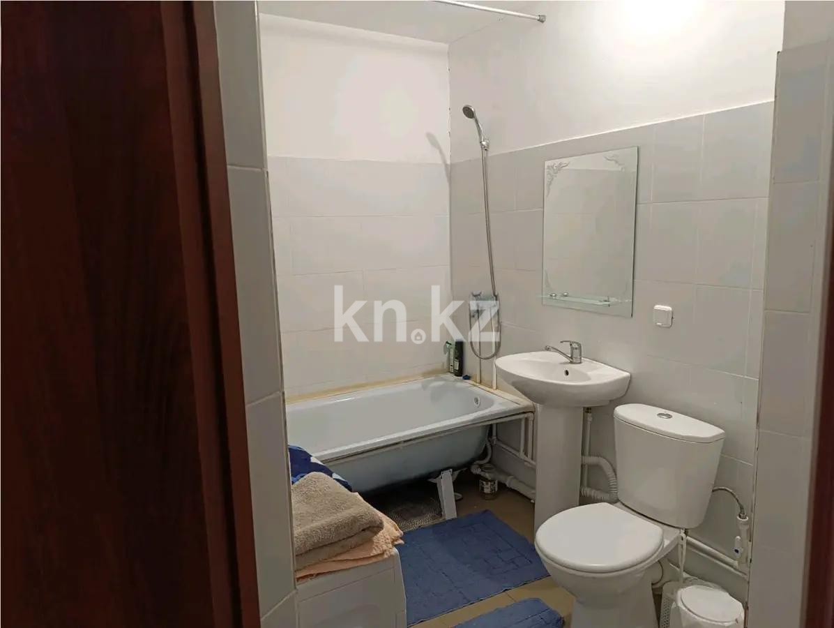 Продажа 2-комнатной квартиры, 65 м², ул. Ашимова, дом  24 в Караганде - фото 4