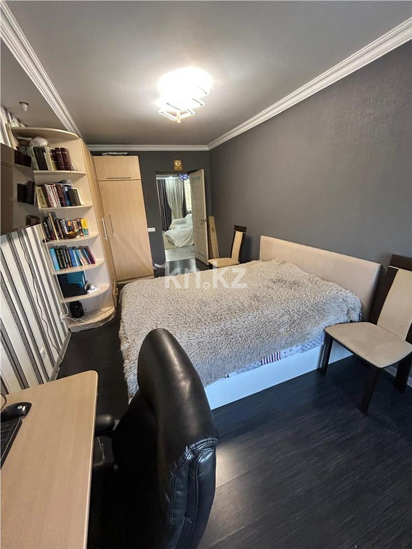 Продажа 4-комнатной квартиры, 93 м², ул. Аманжолова, дом  21 в Караганде - фото 5