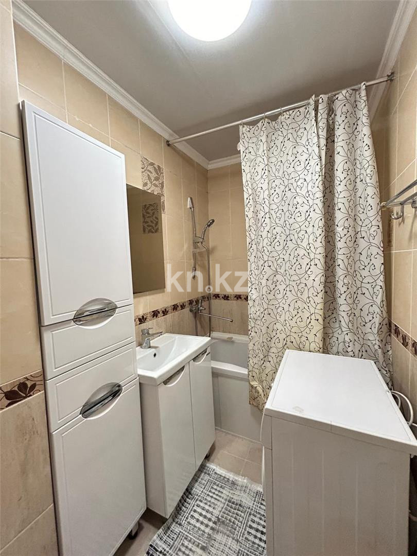 Продажа 5-комнатной квартиры, 107 м², ул. Муканова в Караганде - фото 14