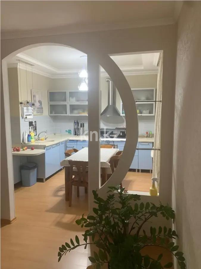 Продажа 3-комнатной квартиры, 102 м², ул. Алиханова, дом  24/6 в Караганде - фото 4