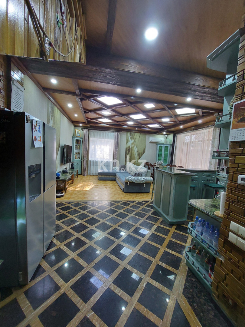 Продажа 6-комнатного дома, 384 м², ул. Каримова в Алматы - фото 2