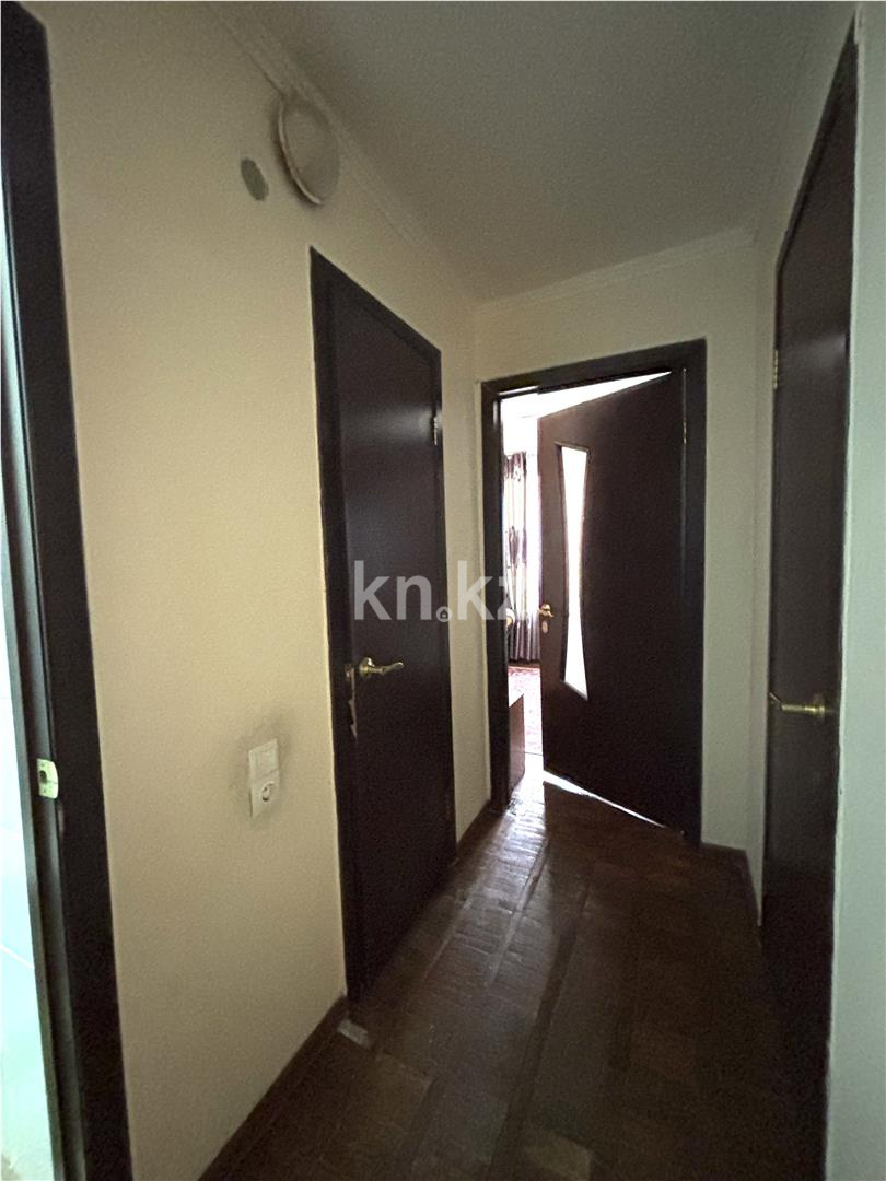 Продажа 3-комнатной квартиры, 61 м², ул. Крылова в Караганде - фото 10
