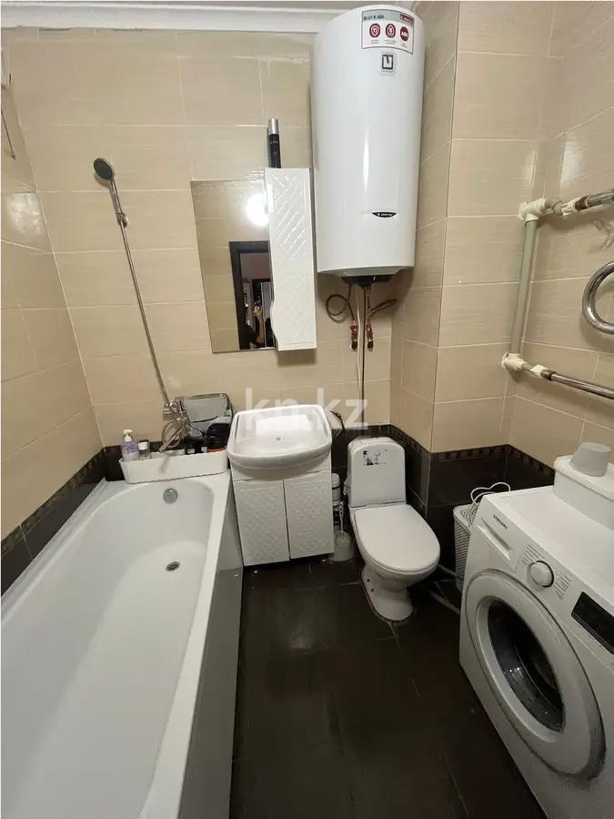 Продажа 3-комнатной квартиры, 61 м², пр. Шахтеров, дом  70 в Караганде - фото 7