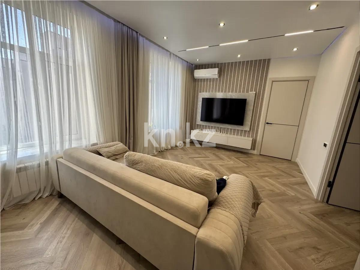 Продажа 4-комнатной квартиры, 122 м² в Караганде