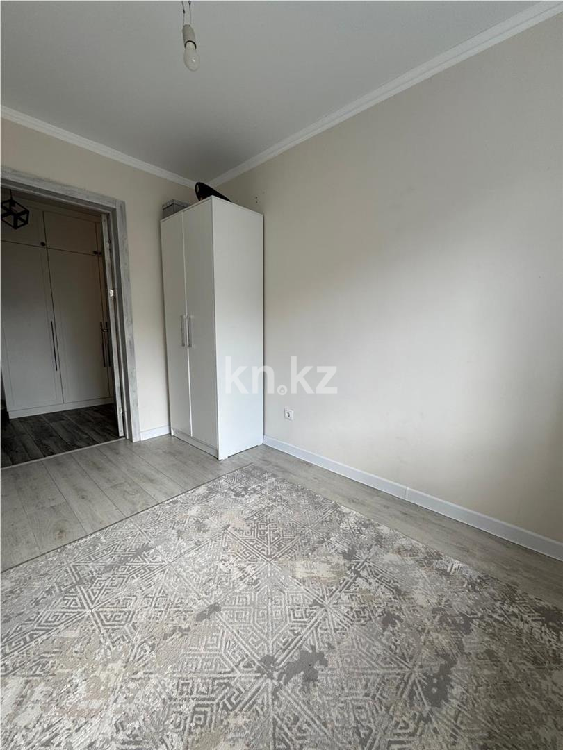 Продажа 3-комнатной квартиры, 50 м², ул. Аманжолова в Караганде - фото 3
