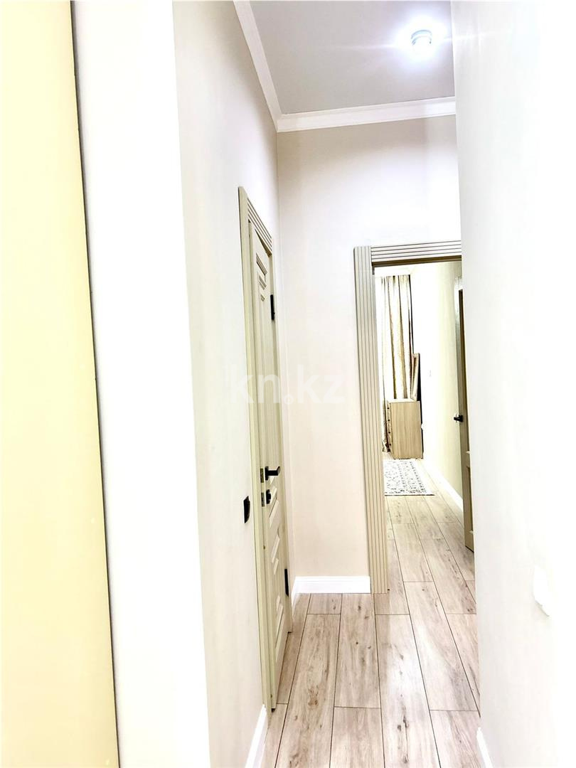 Продажа 2-комнатной квартиры, 63 м², ул. Муканова в Караганде - фото 4