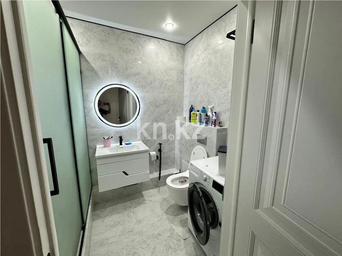 Продажа 3-комнатной квартиры, 68.8 м², ул. Момышулы, дом  10/25 в Алматы - фото 2