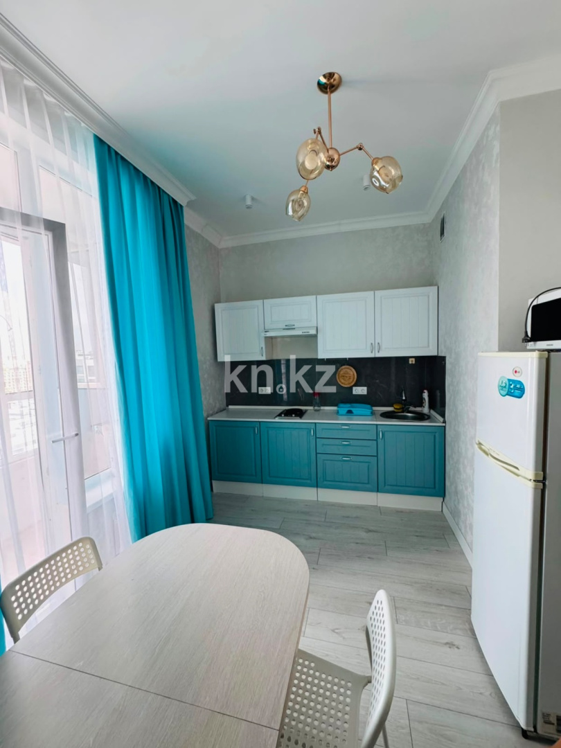 Аренда 1-комнатной квартиры, 40 м² в Астане