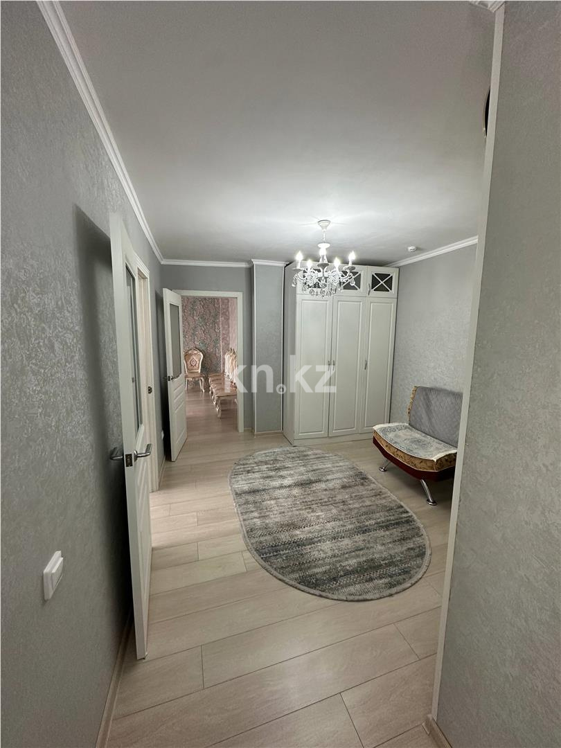 Продажа 2-комнатной квартиры, 70 м², ул. Ашимова, дом  26 в Караганде - фото 4
