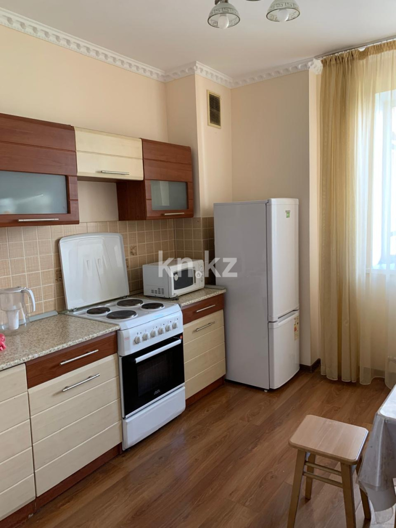 Аренда 1-комнатной квартиры, 40 м² в Астане