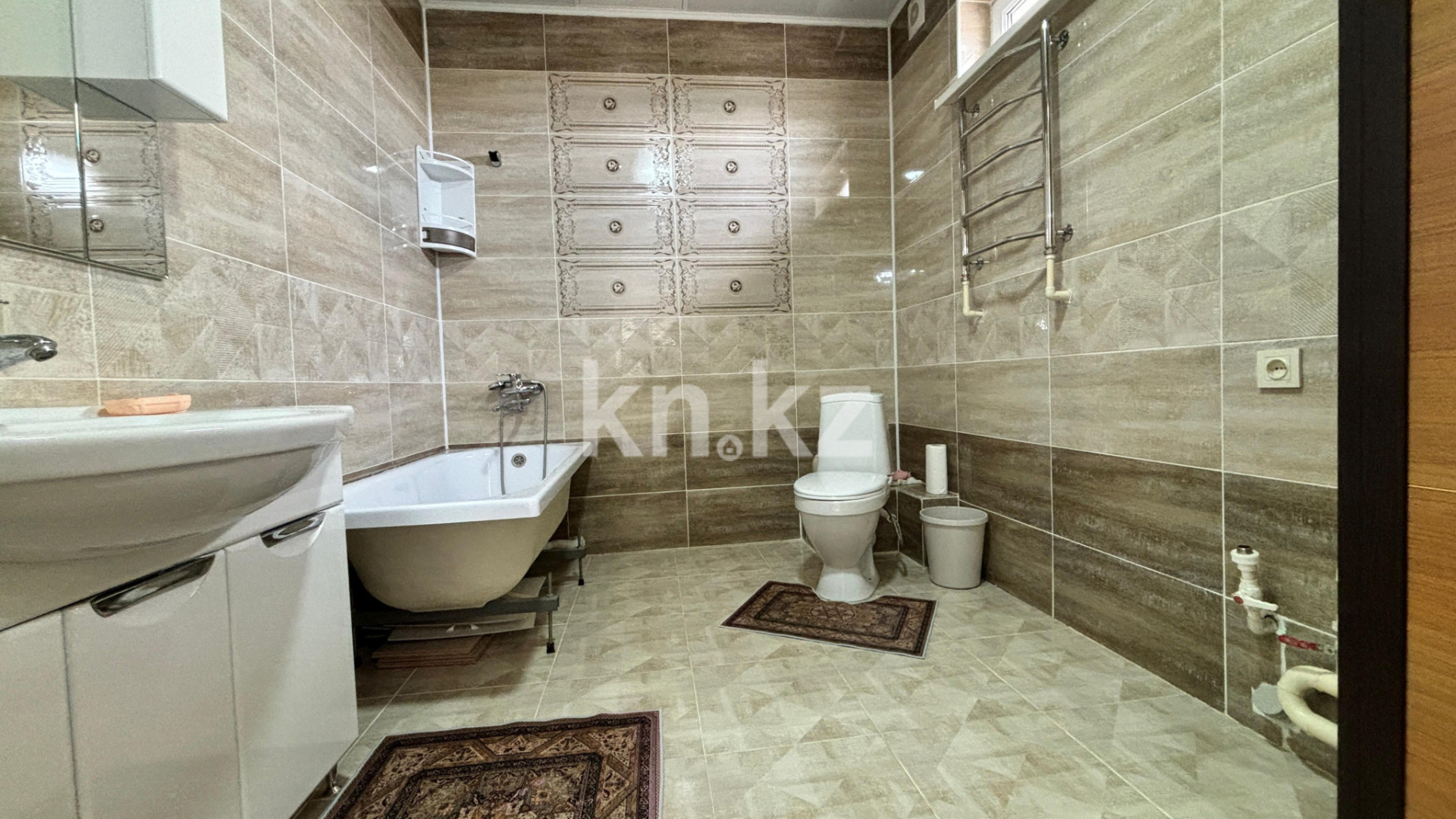 Продажа 6-комнатного дома, 200 м², Шонбасова, дом  16 в Атырау - фото 34