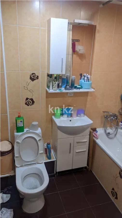 Продажа 3-комнатной квартиры, 60 м², ул. Муканова, дом  28 в Караганде - фото 7