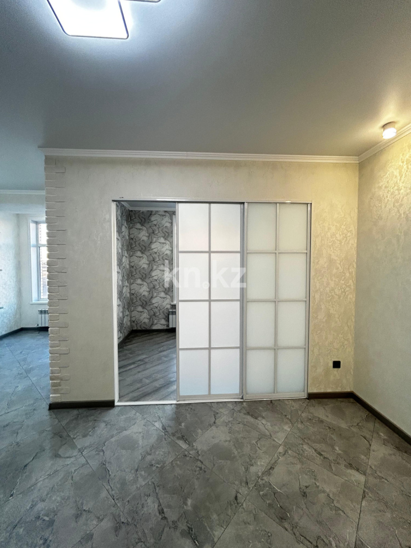 Продажа 2-комнатной квартиры, 42 м², ул. Ашимова, дом  21 в Караганде - фото 6